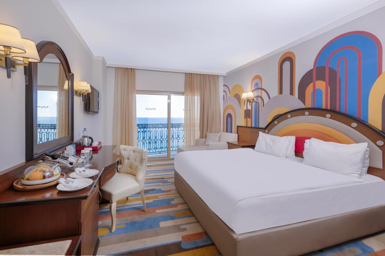 哈灵顿公园度假村 安塔利亚 外观 照片 A room at the Hilton Sharm El Sheikh