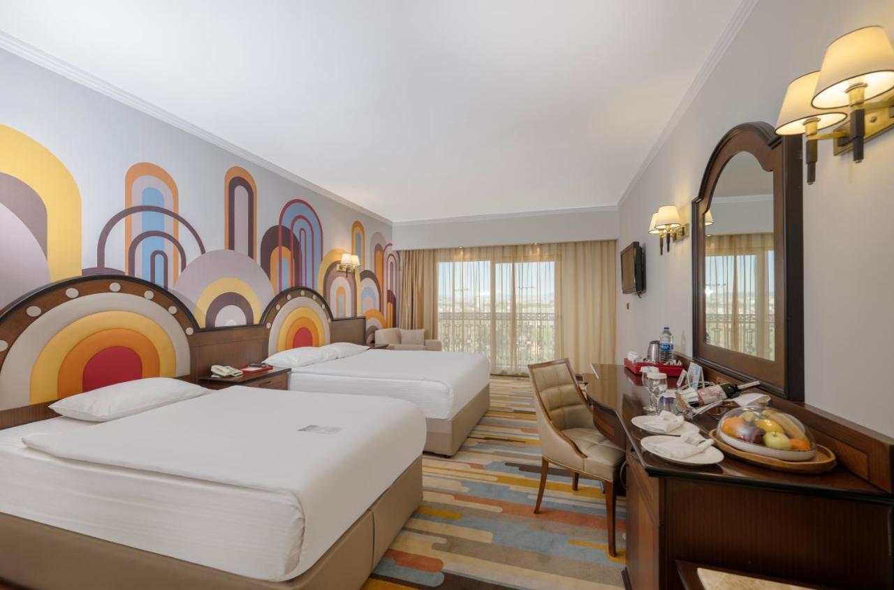 哈灵顿公园度假村 安塔利亚 外观 照片 A room at the hotel