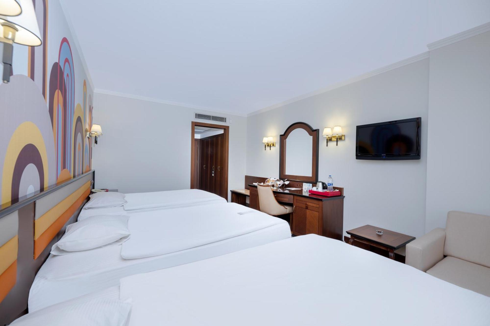 哈灵顿公园度假村 安塔利亚 外观 照片 A room at the hotel