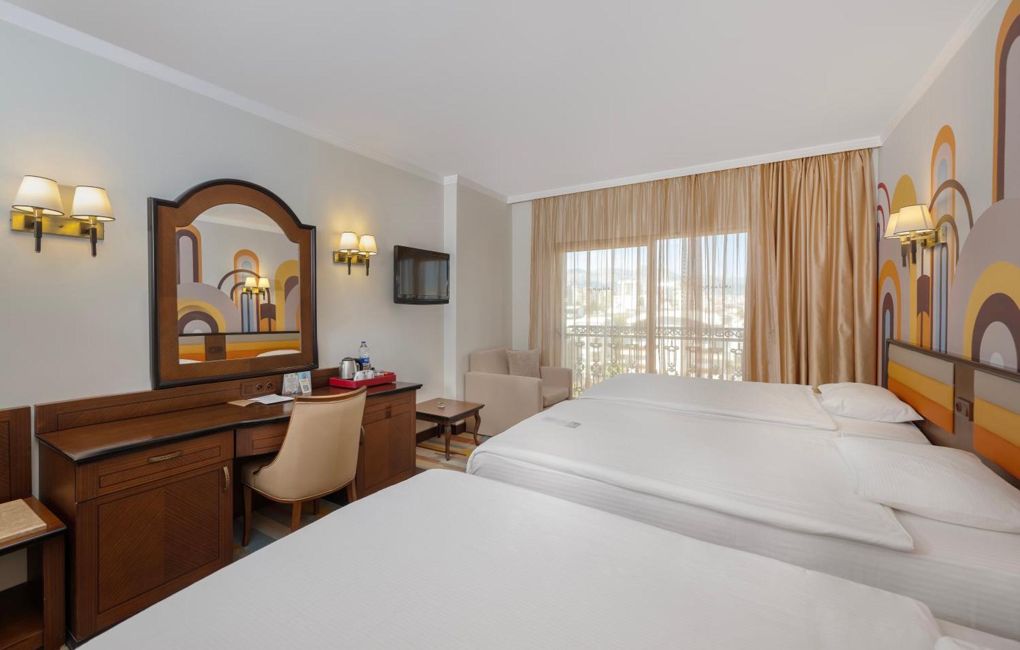 哈灵顿公园度假村 安塔利亚 外观 照片 A room at the hotel